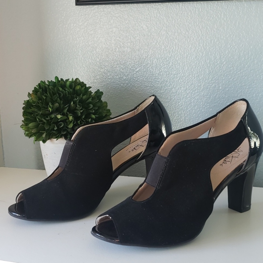 Stunning Black Heels